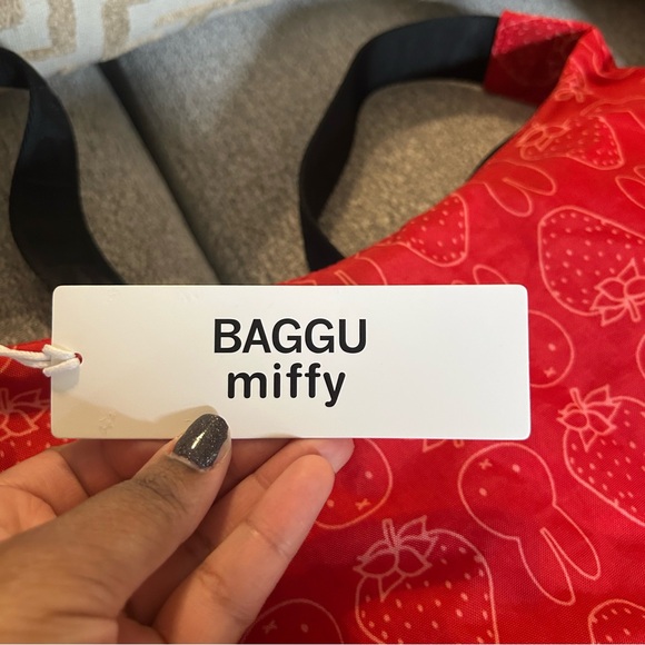Baggu x Miffy Medium Crescent - Picture 2 of 6
